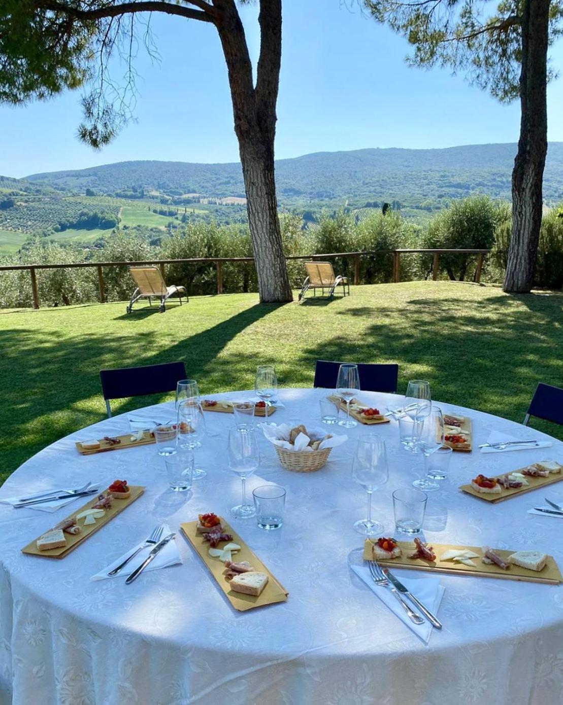 Fattoria Abbazia Monte Oliveto Villa San Gimignano Bagian luar foto