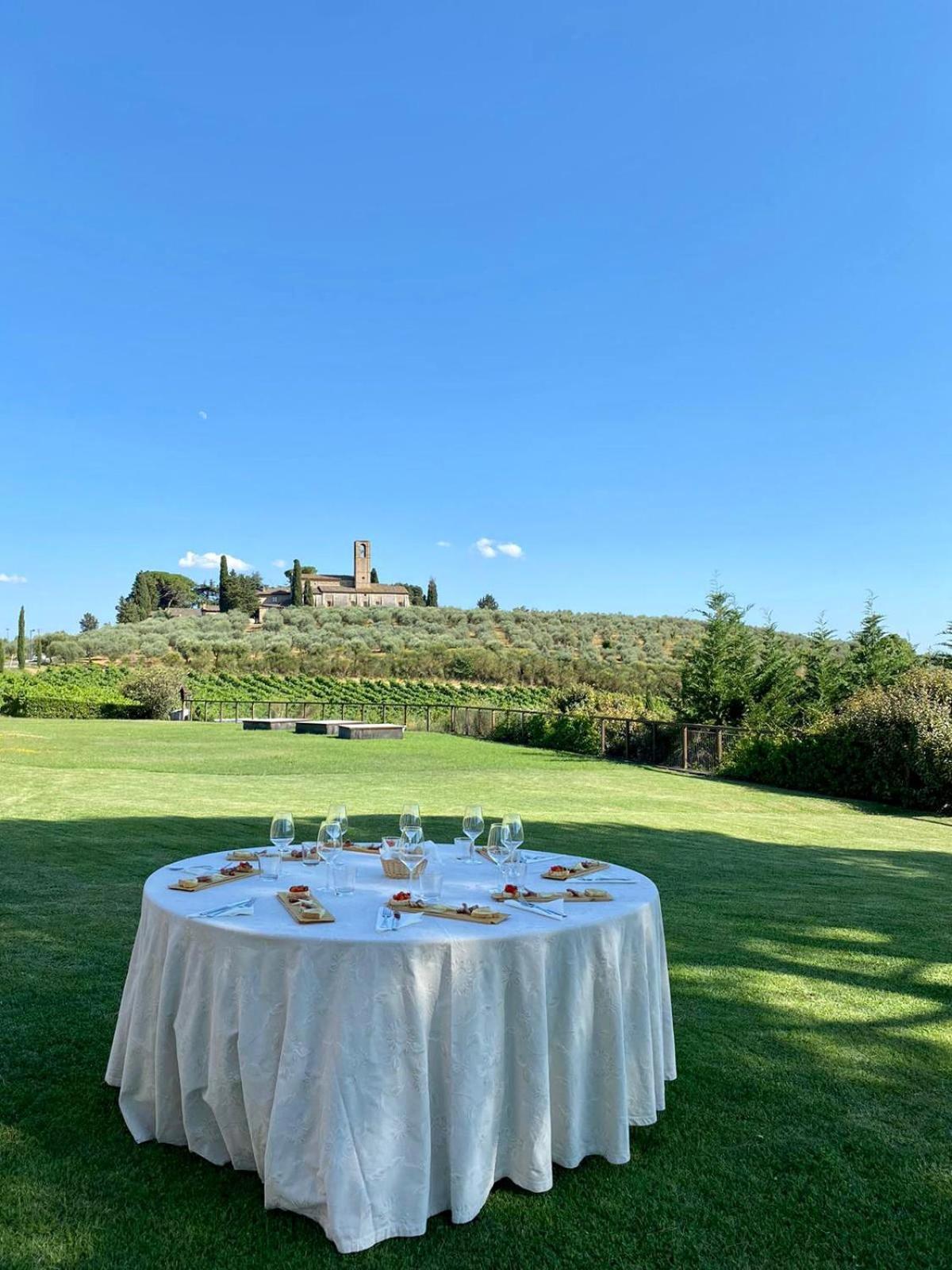 Fattoria Abbazia Monte Oliveto Villa San Gimignano Bagian luar foto