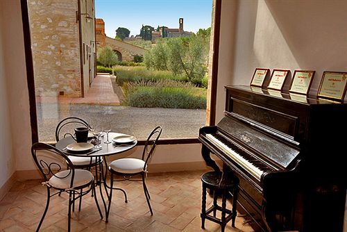Fattoria Abbazia Monte Oliveto Villa San Gimignano Bagian luar foto